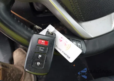 2017 Toyota Highlander Limited Platinum z USA, uszkodzony, nr VIN 5TDDZRFH4HS449070